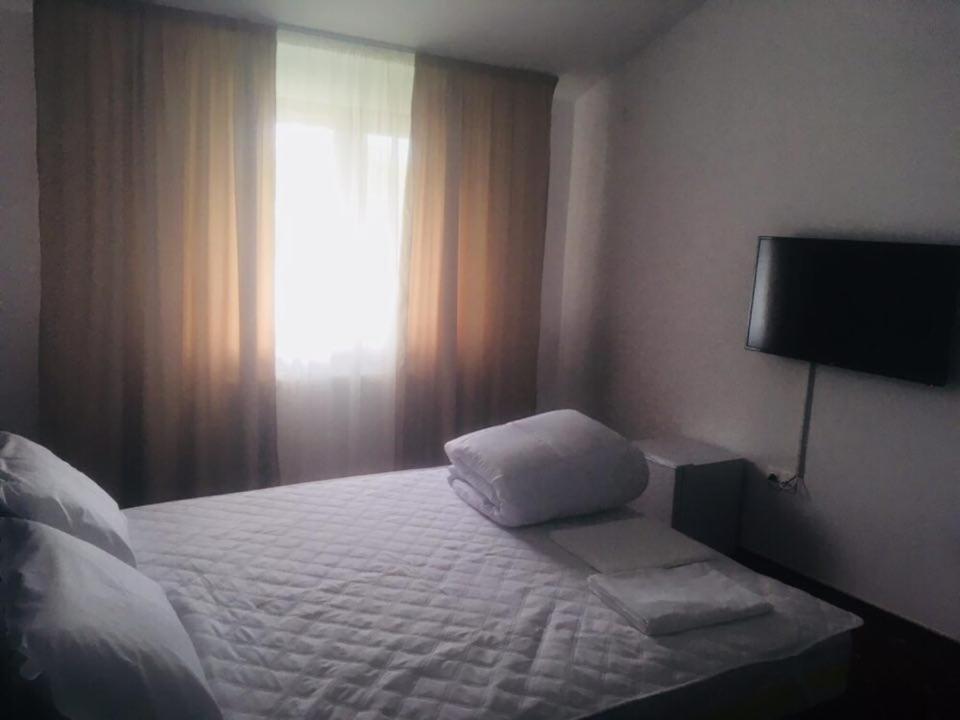Hotel Ostrov Călimăneşti Eksteriør bilde